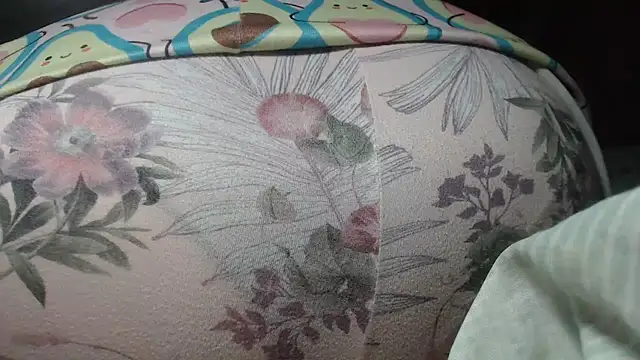 prettyangelsquirt online show from February 26, 2025, 7:49 pm