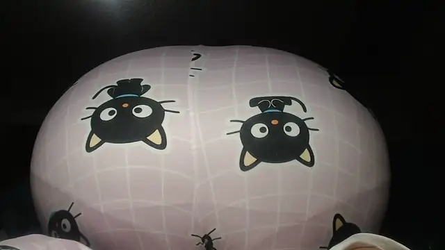 prettyangelsquirt online show from February 13, 2026, 9:33 pm