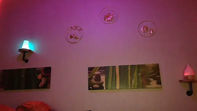 Snapshot of matrikes1 chatting on January 19, 2025, 12:06 am matrikes1 online show from January 19, 2025, 12:06 am