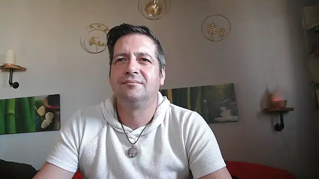 Snapshot of matrikes1 chatting on January 26, 2025, 1:04 pm matrikes1 online show from January 26, 2025, 1:04 pm