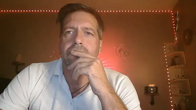 Snapshot of matrikes1 chatting on October 11, 2025, 8:18 pm matrikes1 online show from October 11, 2025, 8:18 pm