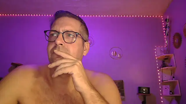 Snapshot of matrikes1 chatting on November 8, 2025, 8:40 pm matrikes1 online show from November 8, 2025, 8:40 pm