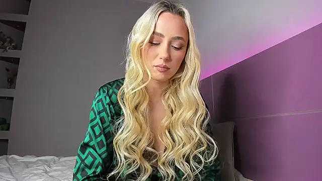 CrazyWomen online show from February 8, 2026, 2:09 pm