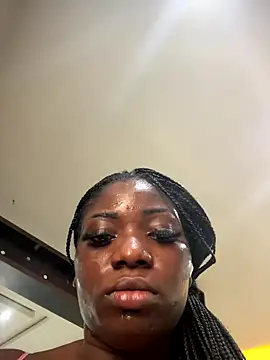 Snapshot of Sweetbootty chatting on September 30, 2025, 12:43 pm Sweetbootty online show from September 30, 2025, 12:43 pm