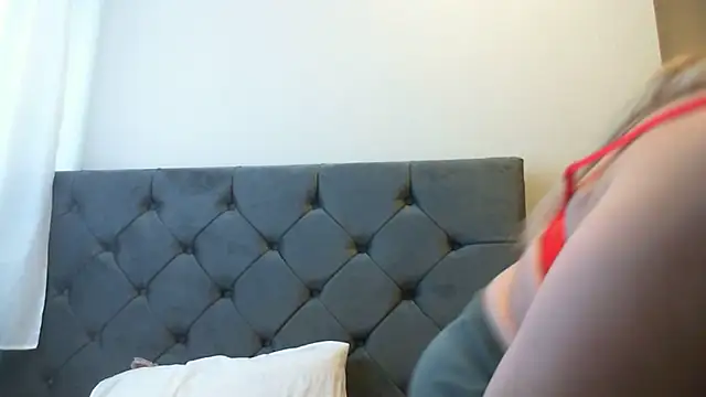 SusanCurt online show from December 19, 2025, 10:44 am