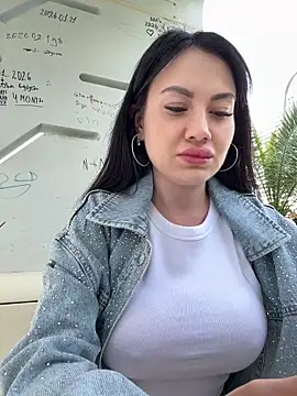 Wet  Bunny online show from May 11, 2026, 9:48 am