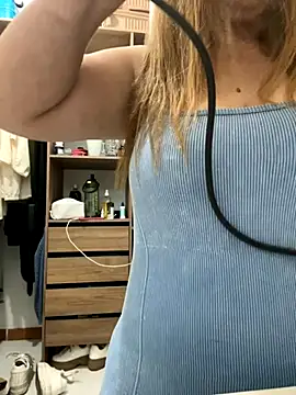 moniquerainx online show from September 29, 2025, 10:25 pm