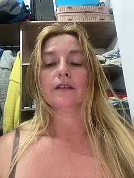 moniquerainx online show from March 28, 2026, 3:17 am