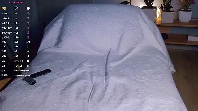 Snapshot of Chrisx_X chatting on January 13, 2026, 1:11 am Chrisx X online show from January 13, 2026, 1:11 am