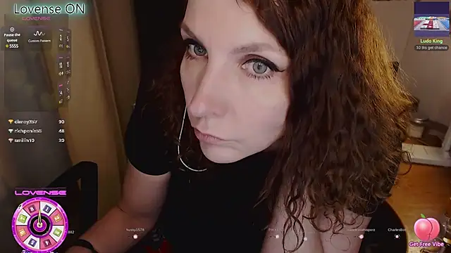 Snapshot of JohansonKatie chatting on February 25, 2025, 5:58 pm JohansonKatie online show from February 25, 2025, 5:58 pm