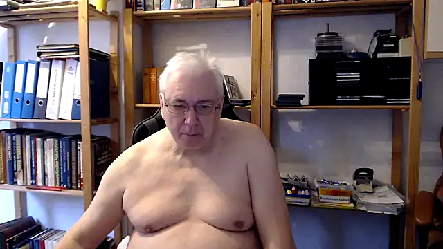 SchwanzhureXXL online show from January 19, 2025, 9:11 am