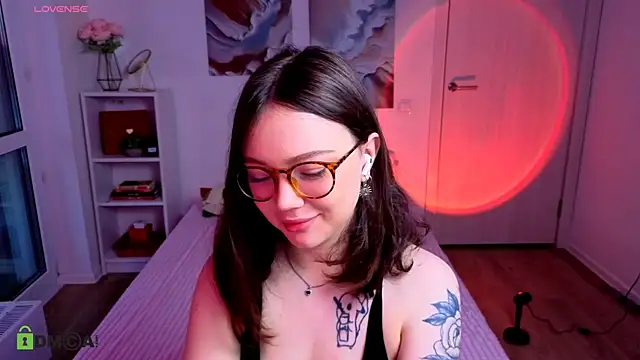 MilenaSaint online show from October 3, 2025, 4:20 am