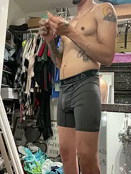 Snapshot of Prettyboiflaco chatting on February 16, 2025, 12:19 am Prettyboiflaco online show from February 16, 2025, 12:19 am