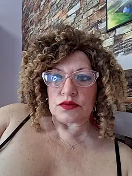 Hot Azaleea online show from April 16, 2026, 5:52 am