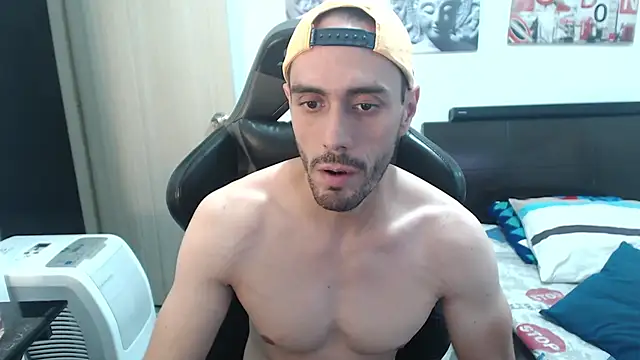 samuelgarcia  online show from December 18, 2024, 2:21 am