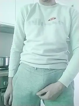 MlodyDres online show from February 1, 2026, 9:41 am