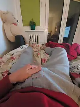 MlodyDres online show from February 10, 2026, 7:29 pm