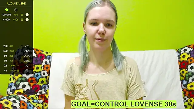 Snapshot of Ultra_Meow chatting on February 5, 2025, 10:01 pm Ultra Meow online show from February 5, 2025, 10:01 pm