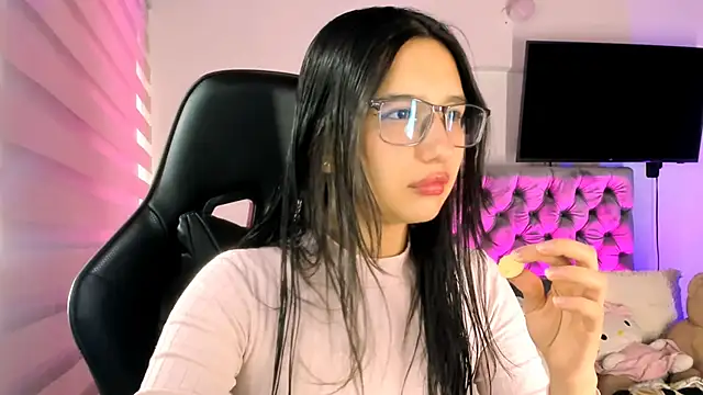 Luniverse online show from November 10, 2025, 6:40 pm