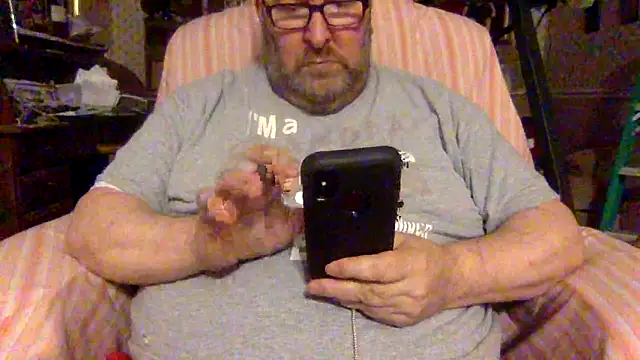 Snapshot of Drwhocares chatting on April 17, 2026, 7:06 pm Drwhocares online show from April 17, 2026, 7:06 pm