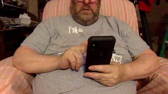 Snapshot of Drwhocares chatting on April 18, 2026, 7:07 pm Drwhocares online show from April 18, 2026, 7:07 pm