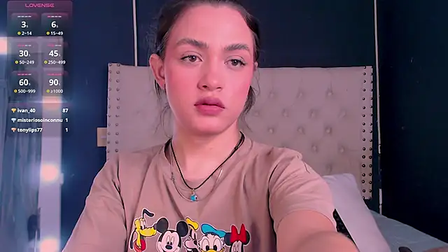 Snapshot of valen_thompson chatting on January 8, 2025, 11:30 pm valen thompson online show from January 8, 2025, 11:30 pm