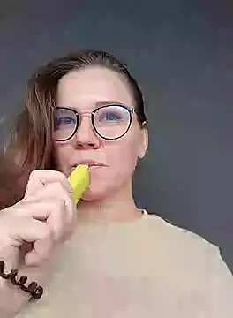 Snapshot of KellyKleine chatting on October 11, 2025, 3:21 pm KellyKleine online show from October 11, 2025, 3:21 pm