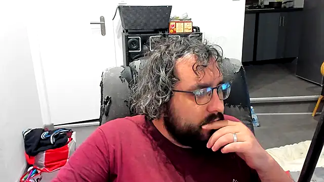 Snapshot of bears549a chatting on December 12, 2024, 9:48 pm bears549a online show from December 12, 2024, 9:48 pm