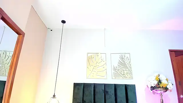 JupiteFox online show from April 9, 2026, 6:19 am