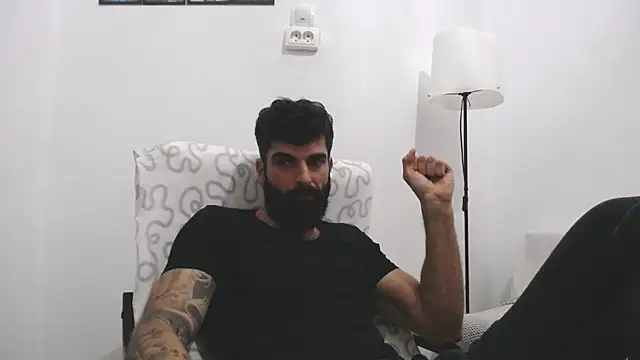 Verycutex online show from March 10, 2025, 6:23 pm