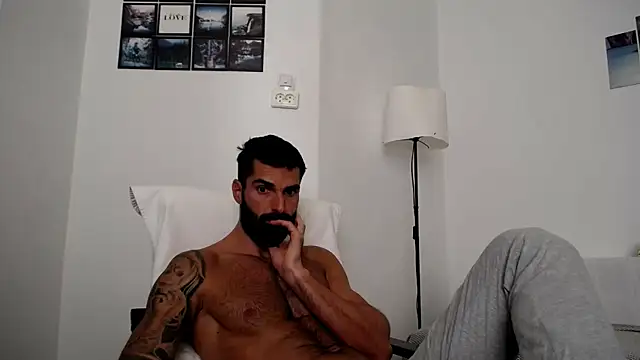 Verycutex online show from September 28, 2025, 8:42 am