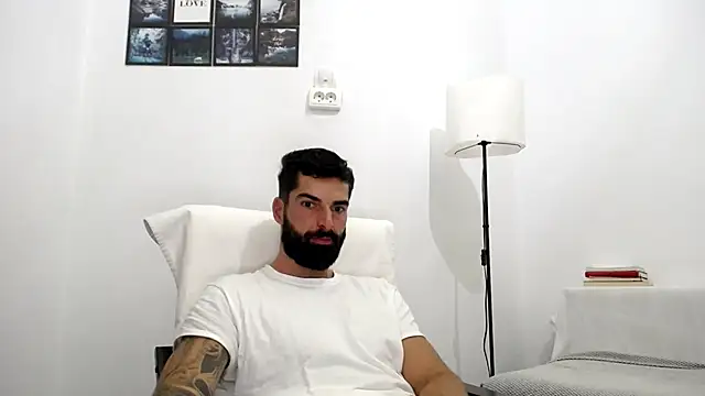 Verycutex online show from October 17, 2025, 5:32 am