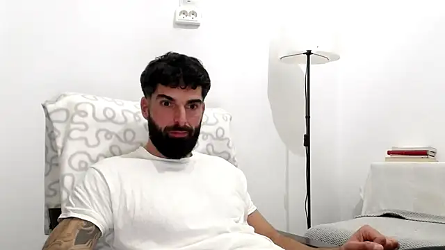 Verycutex online show from December 21, 2025, 8:49 pm