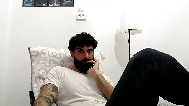 Verycutex online show from February 20, 2026, 8:20 pm