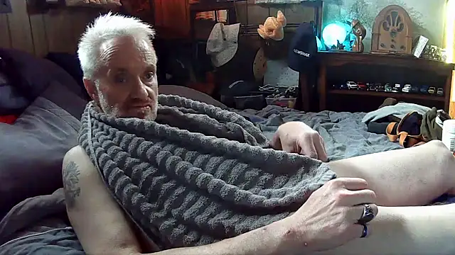 Makowboy online show from March 6, 2026, 11:01 pm