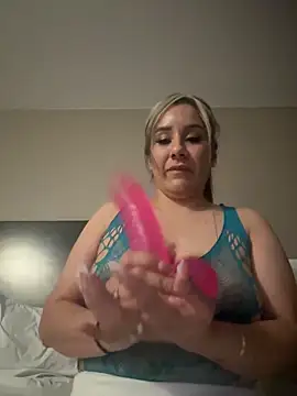 Aw ThROAt9 online show from April 18, 2026, 7:12 am