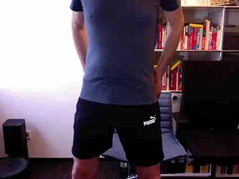 Snapshot of Slave_75 chatting on September 8, 2025, 4:50 pm Slave 75 online show from September 8, 2025, 4:50 pm