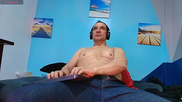 Snapshot of juanses_n_toro chatting on March 12, 2026, 1:28 pm juanses n toro online show from March 12, 2026, 1:28 pm