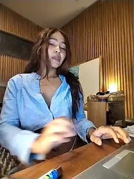 Snapshot of Colombiana219 chatting on June 5, 2026, 2:51 am Colombiana219 online show from June 5, 2026, 2:51 am