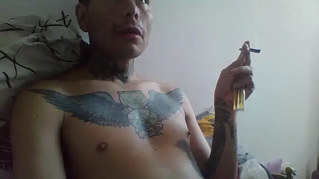 Snapshot of dannnyhot24 chatting on April 22, 2026, 1:34 pm dannnyhot24 online show from April 22, 2026, 1:34 pm