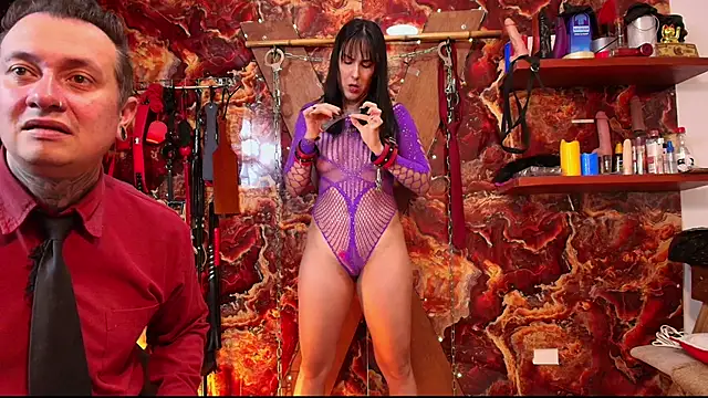 boy n girl online show from February 12, 2026, 6:36 pm