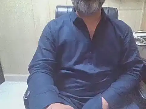 hairymaster95 online show from April 11, 2026, 8:29 am