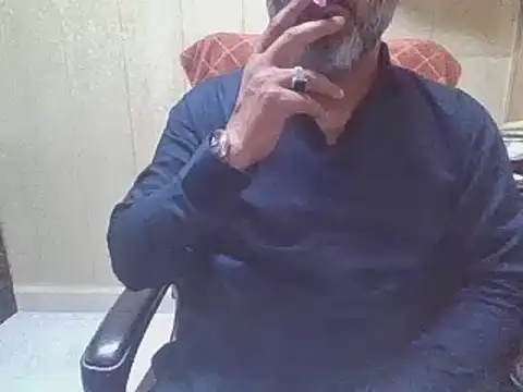 Snapshot of hairymaster95 chatting on May 11, 2026, 4:40 am hairymaster95 online show from May 11, 2026, 4:40 am