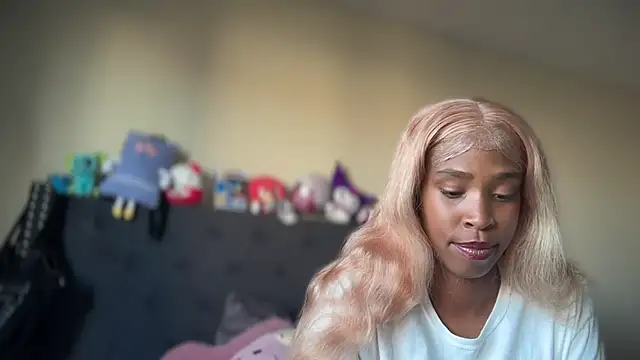 Snapshot of Cum2Charm chatting on March 10, 2026, 12:15 am Cum2Charm online show from March 10, 2026, 12:15 am