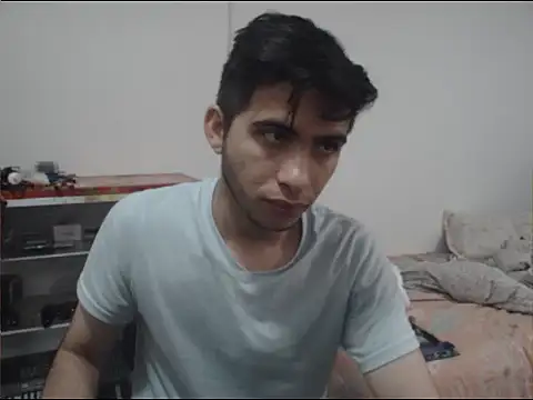 Snapshot of andres202028 chatting on April 3, 2026, 12:58 pm andres202028 online show from April 3, 2026, 12:58 pm