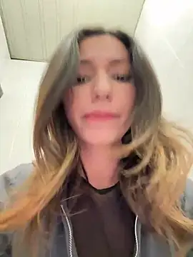  MiaQueen  online show from February 19, 2025, 11:25 pm