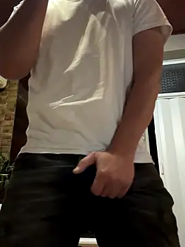 Snapshot of KriszianZaz chatting on November 4, 2025, 9:14 pm KriszianZaz online show from November 4, 2025, 9:14 pm