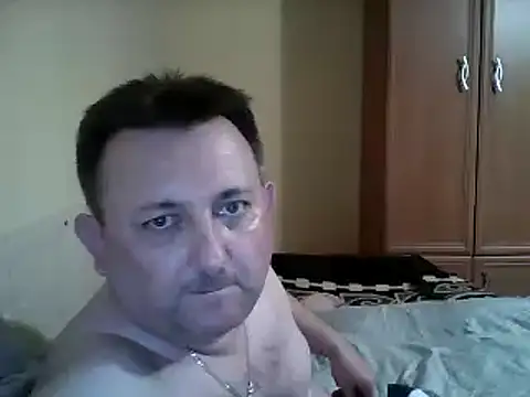 Snapshot of Novy73 chatting on December 13, 2025, 10:48 pm Novy73 online show from December 13, 2025, 10:48 pm