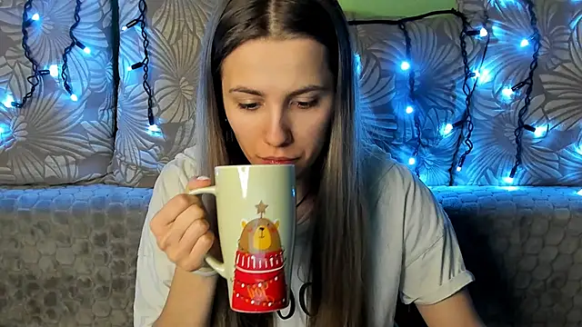 MaggieCake online show from January 17, 2025, 1:25 am