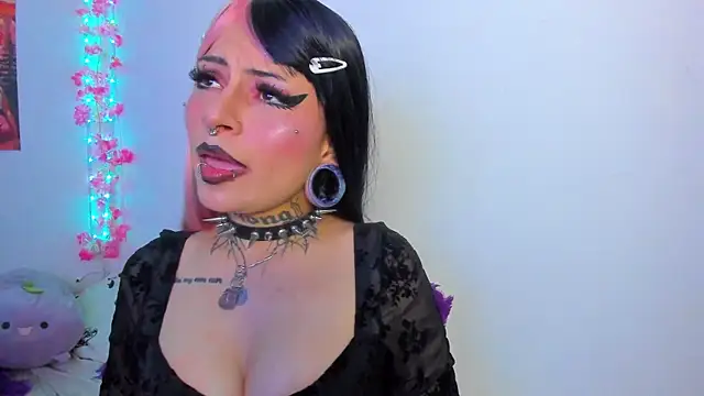 Rainnbow  online show from November 24, 2025, 4:23 am